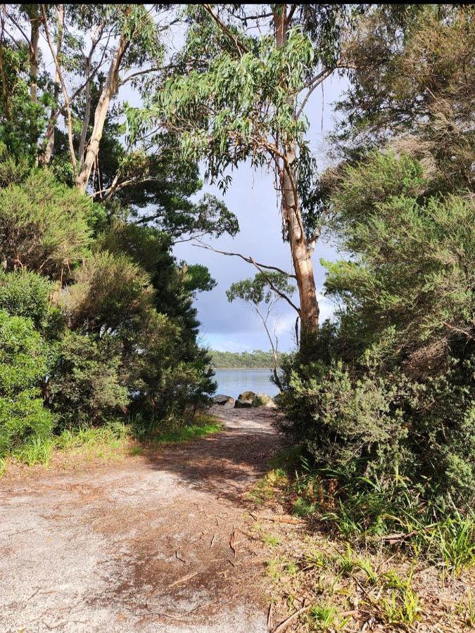 Strahan Beach Tourist Park Экстерьер фото